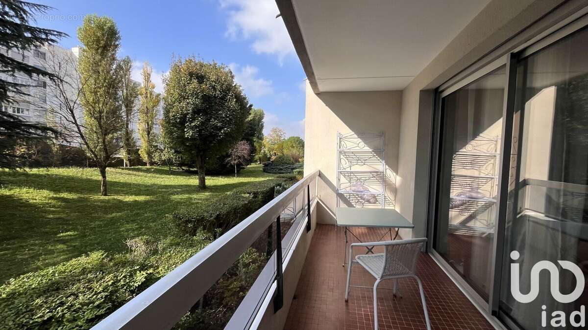 Photo 2 - Appartement à CALUIRE-ET-CUIRE