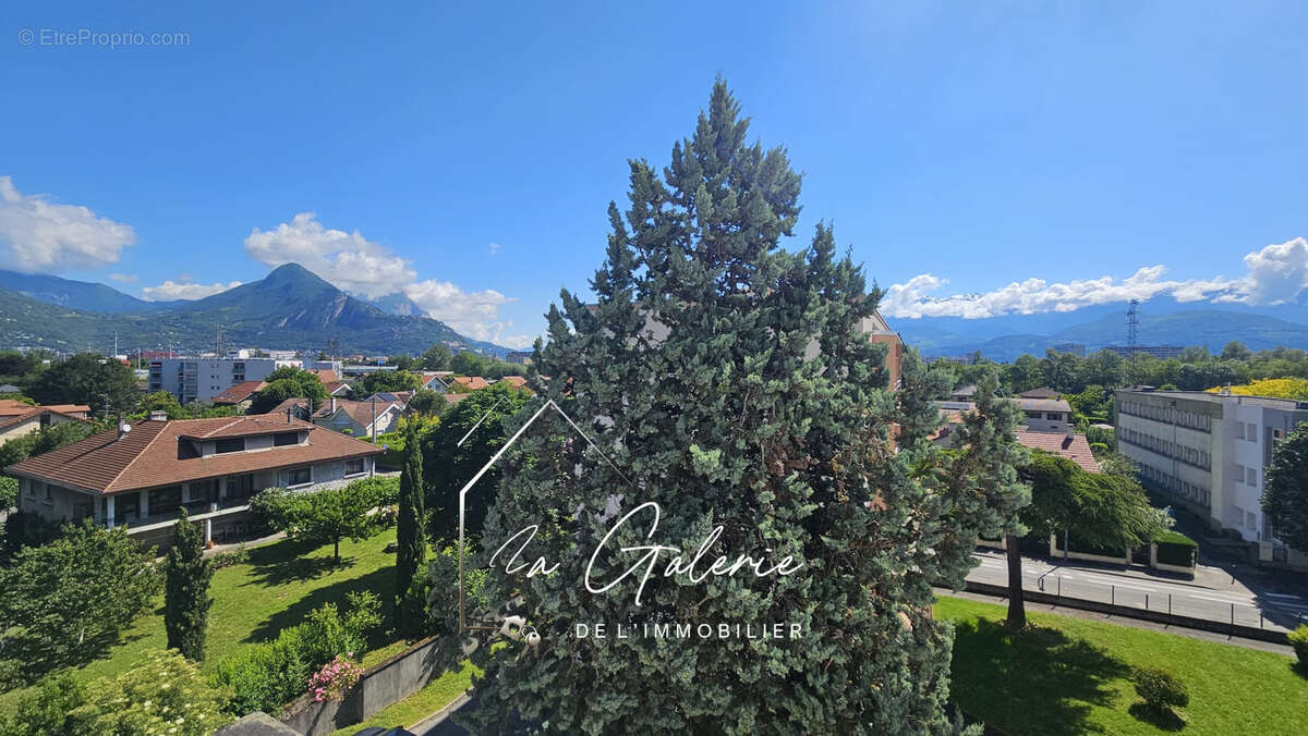 Appartement à SEYSSINET-PARISET