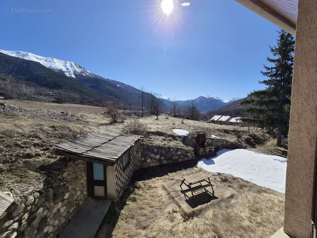 Maison 253 m² à Saint-Chaffrey  - photo 3