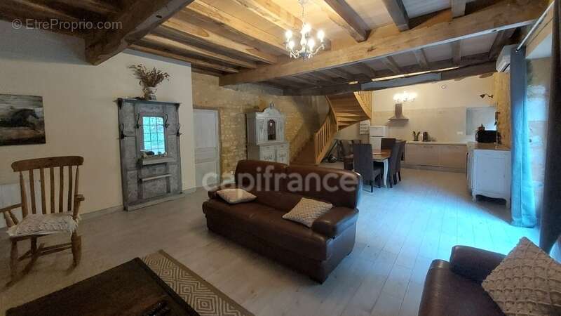 Maison à CARSAC-AILLAC