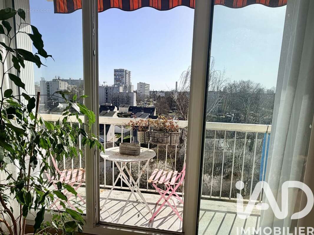 Photo 2 - Appartement à FLEURY-LES-AUBRAIS