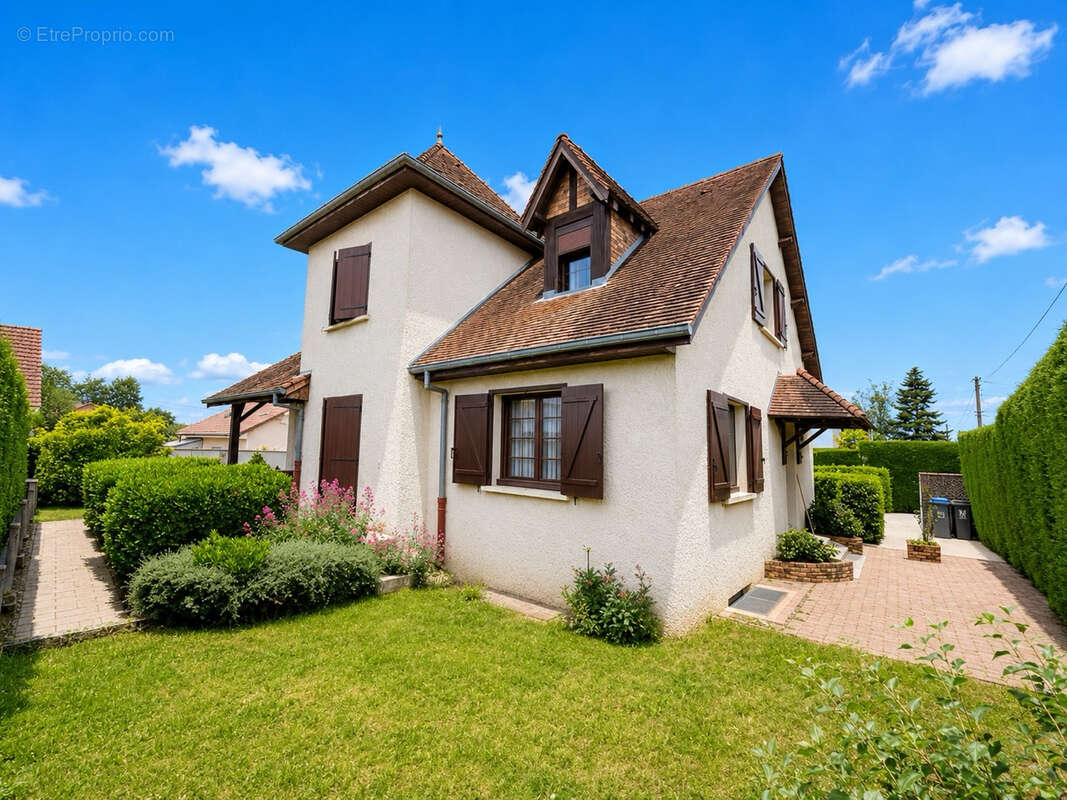 Maison à IZEURE