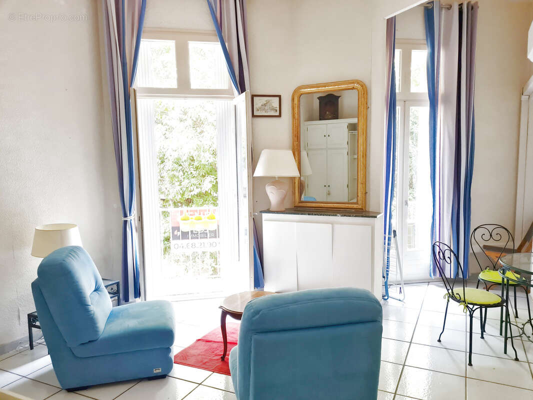 A saisir rapidement ! Superbe studio de charme à deux pas des thermes. - photo 4