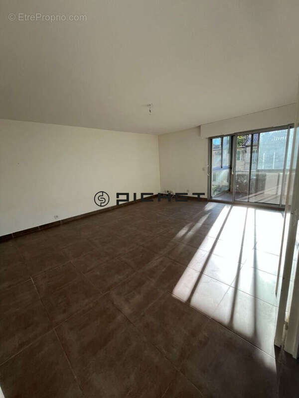 Appartement à MARSEILLE-9E