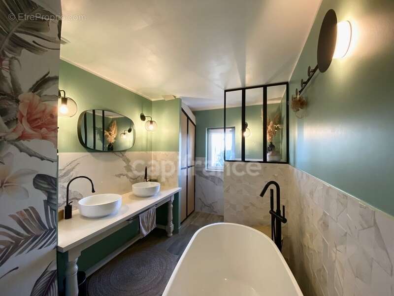 Maison à SAINT-QUENTIN-LA-POTERIE