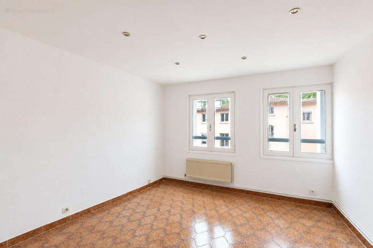 Appartement de 5 pièces de 110 m² situé à Lyon - photo 8