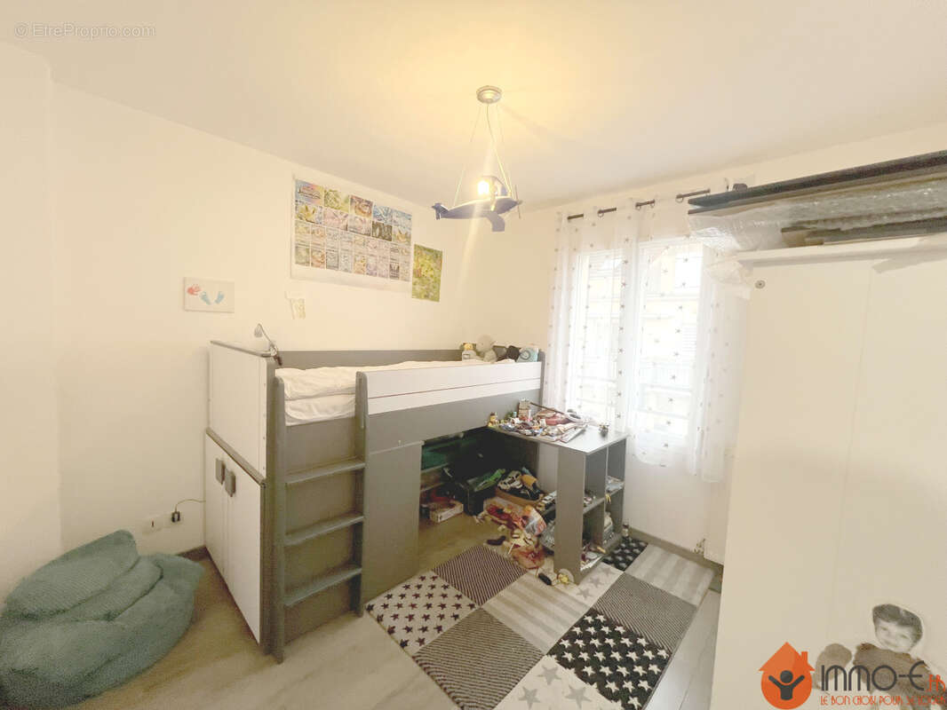 Maison à COUTEVROULT