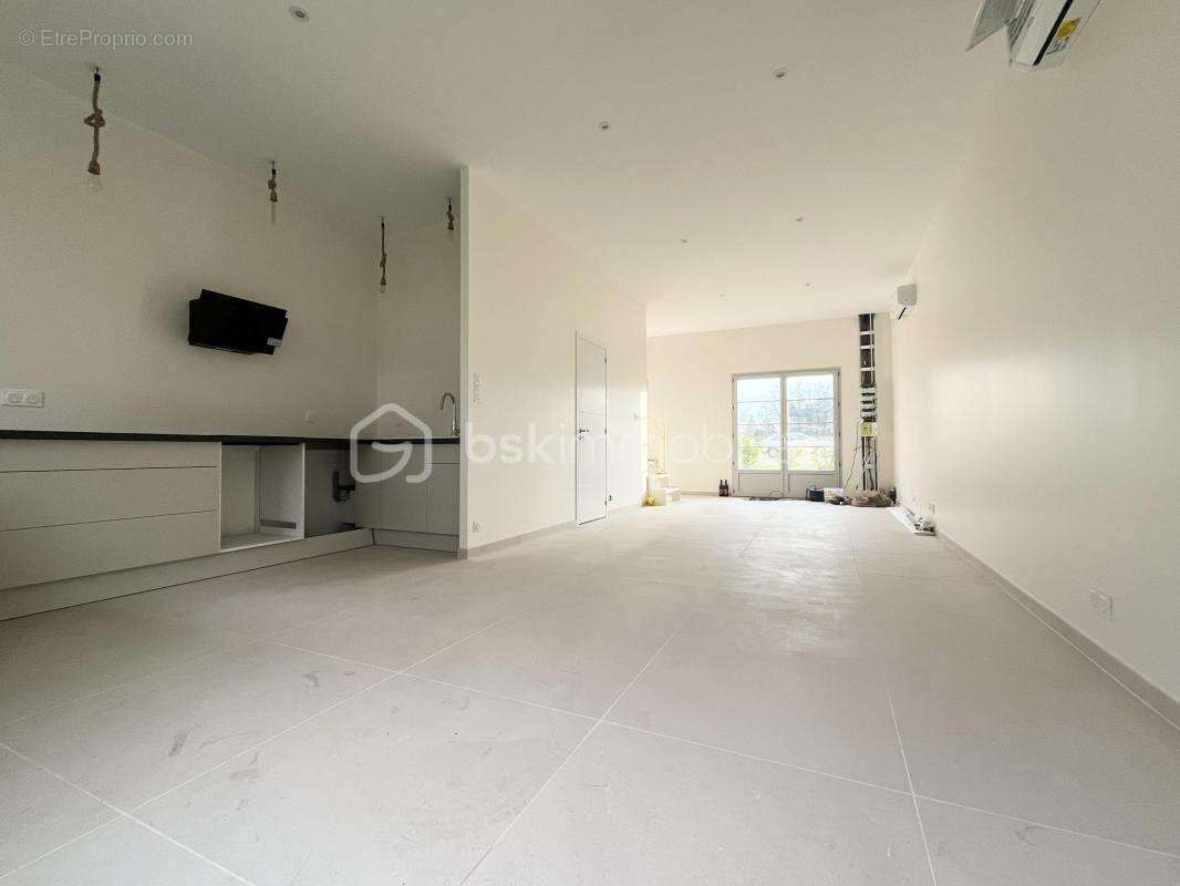 Maison à CRECHES-SUR-SAONE