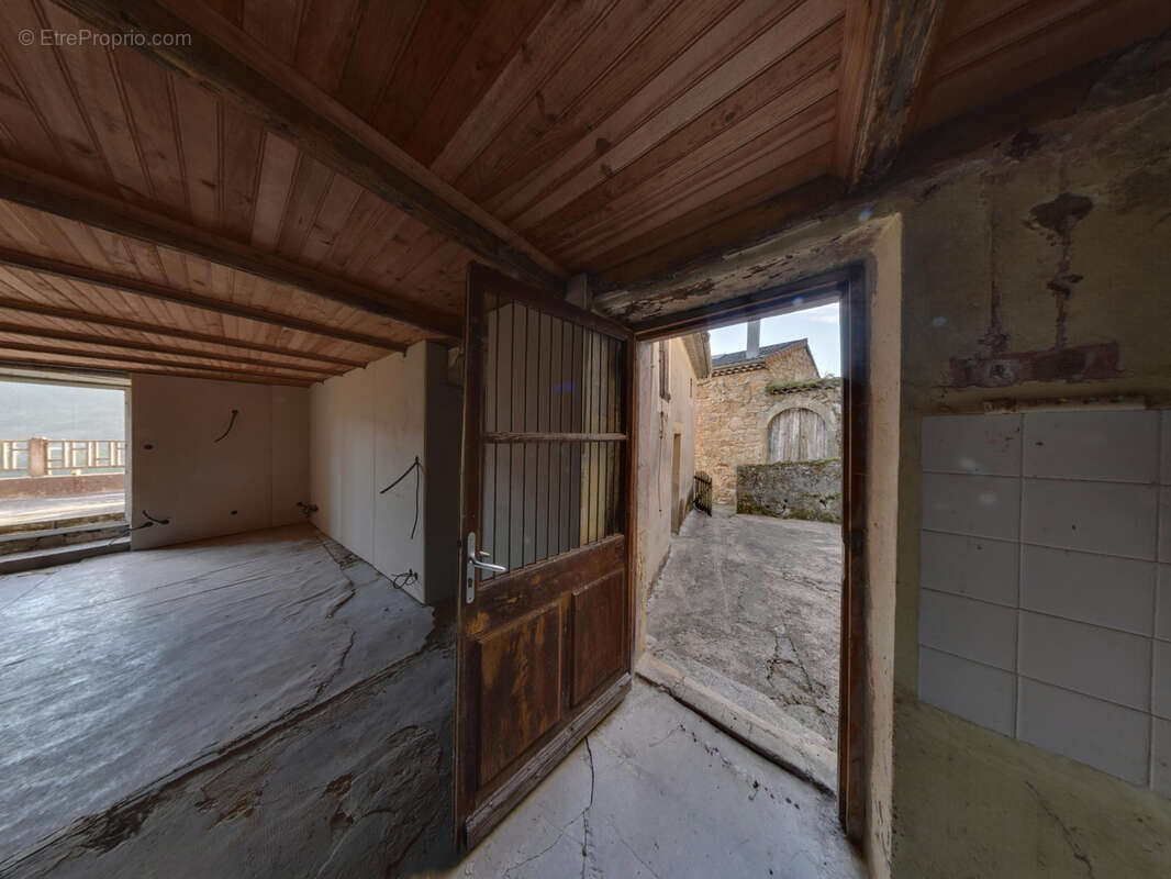 Maison à SAINT-FORTUNAT-SUR-EYRIEUX