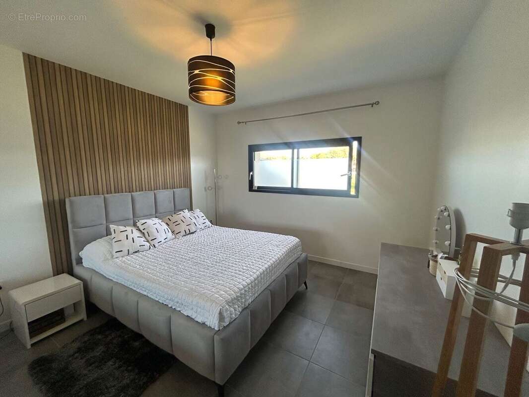 Maison à SAINT-PAUL-LES-ROMANS