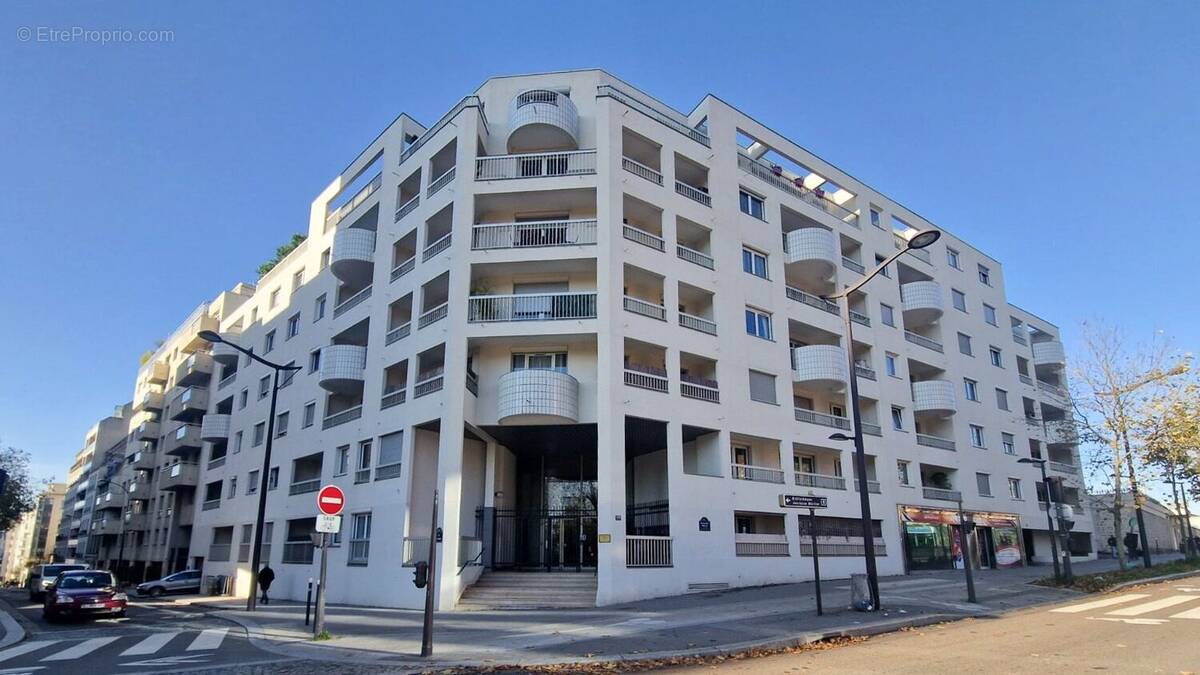 Appartement à PARIS-20E