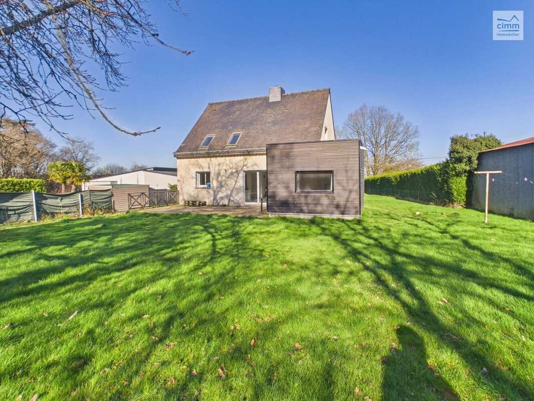 Maison à MAURE-DE-BRETAGNE