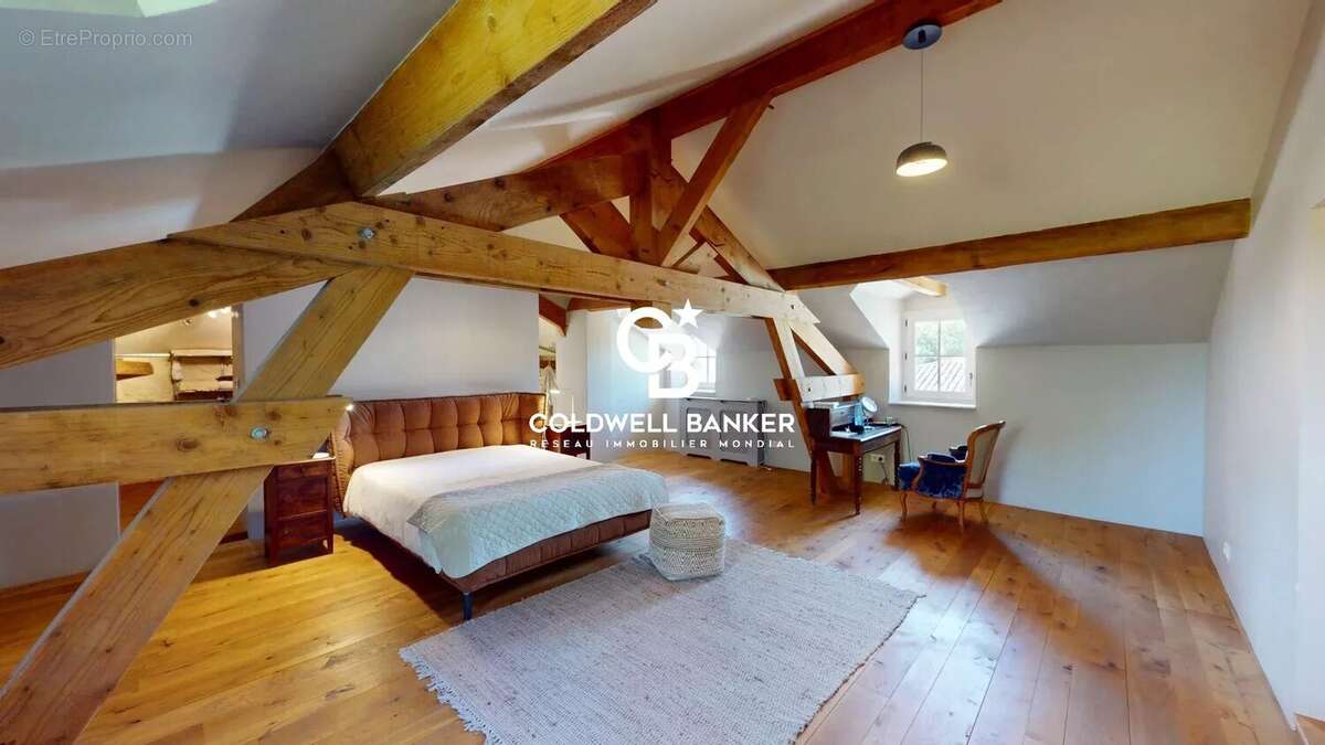 Maison à MONTAIGU-DE-QUERCY