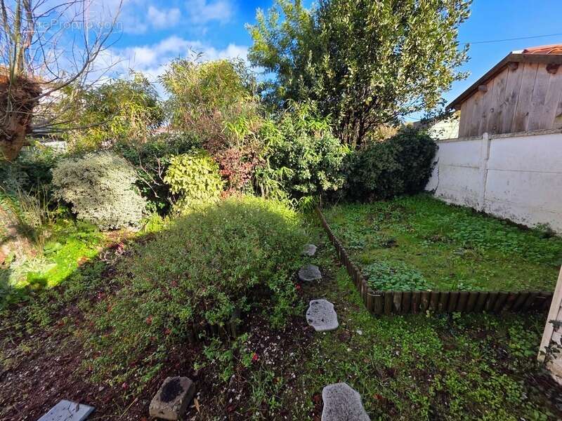 Maison à BOURCEFRANC-LE-CHAPUS