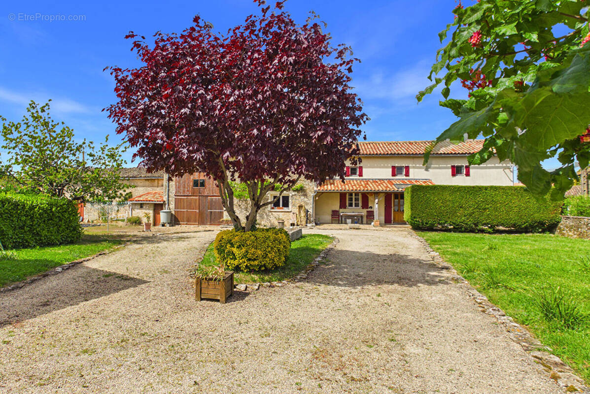 Maison à LEZAY