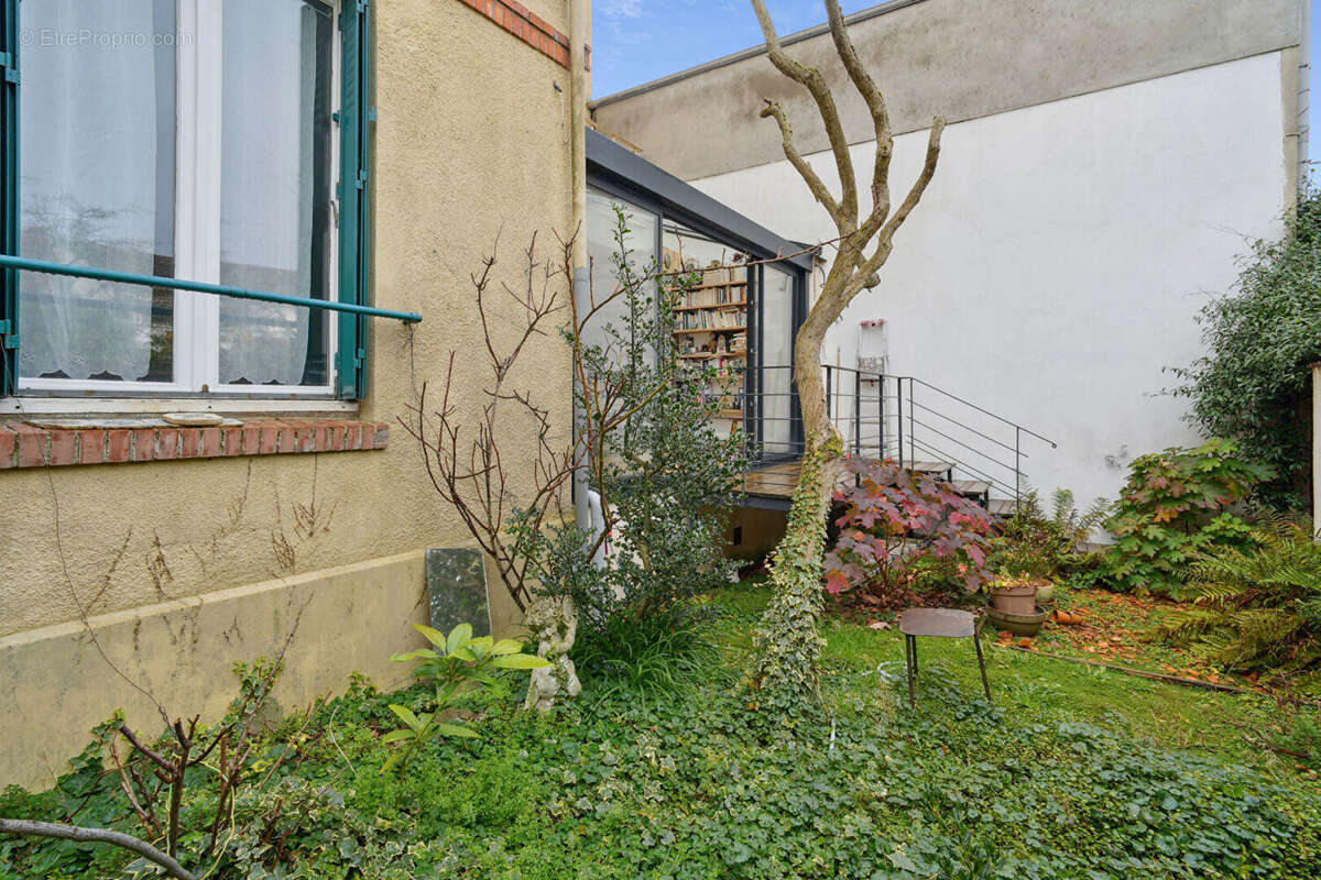 Appartement à LES LILAS