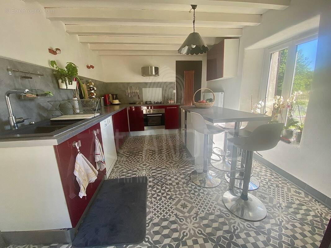 Maison à SAINT-PIERRE-DE-BRESSIEUX