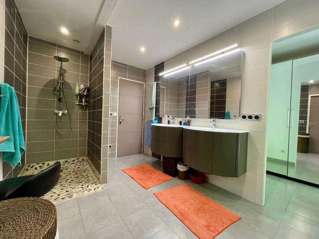 Maison à CHINDRIEUX