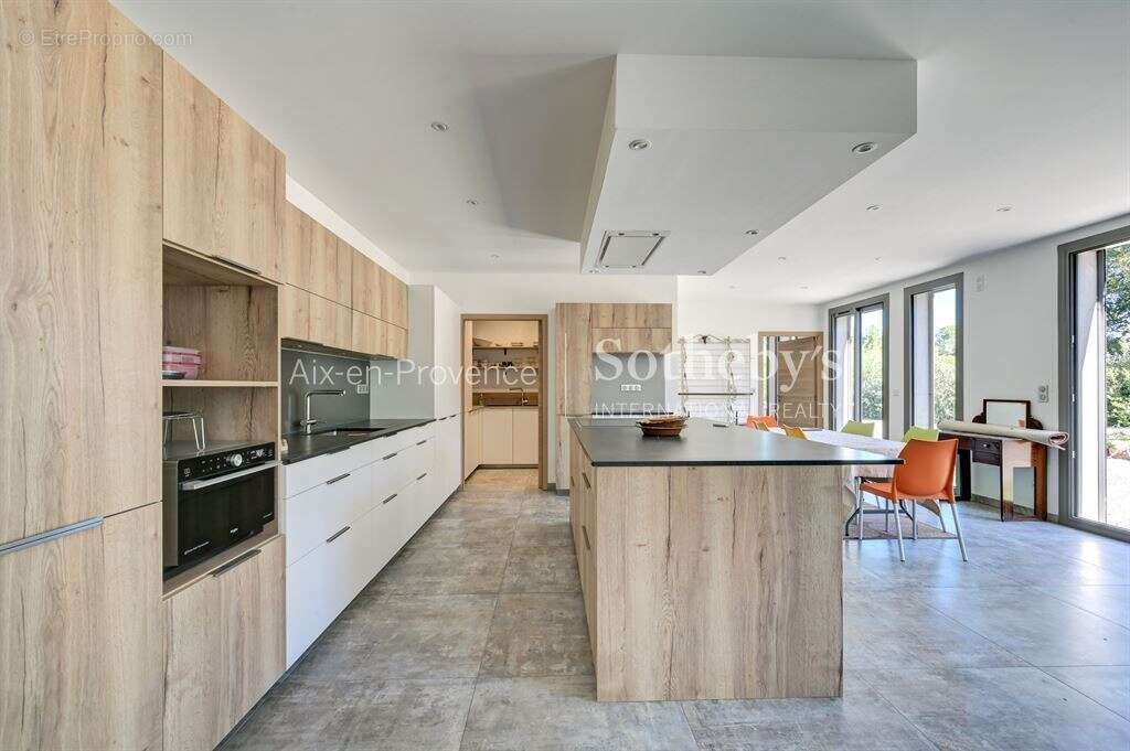 Maison à BOUC-BEL-AIR