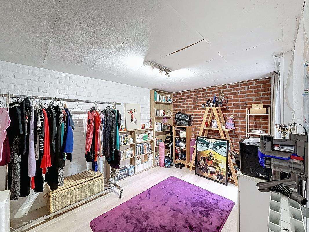 Maison à VOISINS-LE-BRETONNEUX