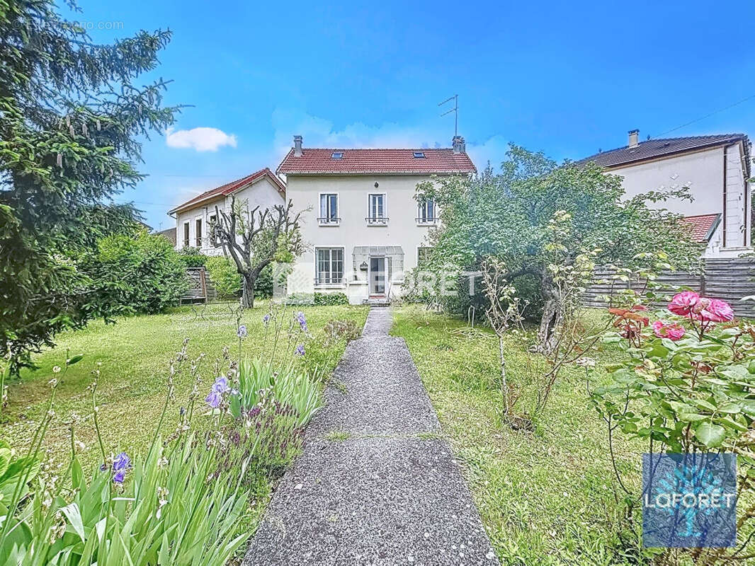 Maison à VIGNEUX-SUR-SEINE