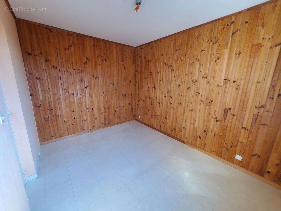 Beau T4 avec parking, cave et balcon - photo 16