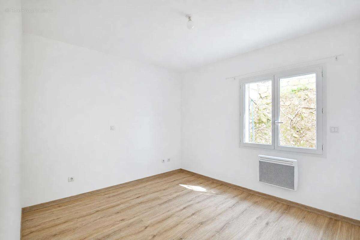 Maison de 4 pièces de 82 m² à Montpezat - photo 8