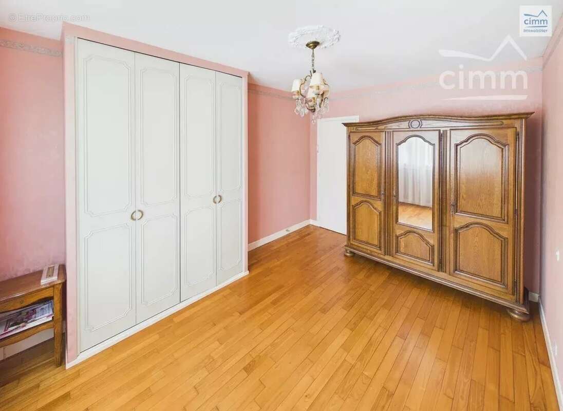 Maison à BOURG-DES-COMPTES