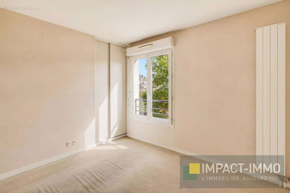 Appartement à COURBEVOIE