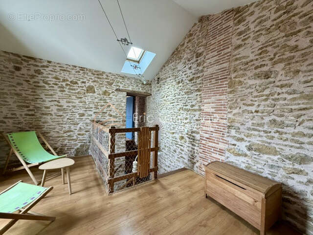 Maison en pierres proche commerces - photo 7