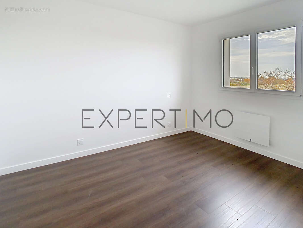 Maison à FONTAINE-ETOUPEFOUR