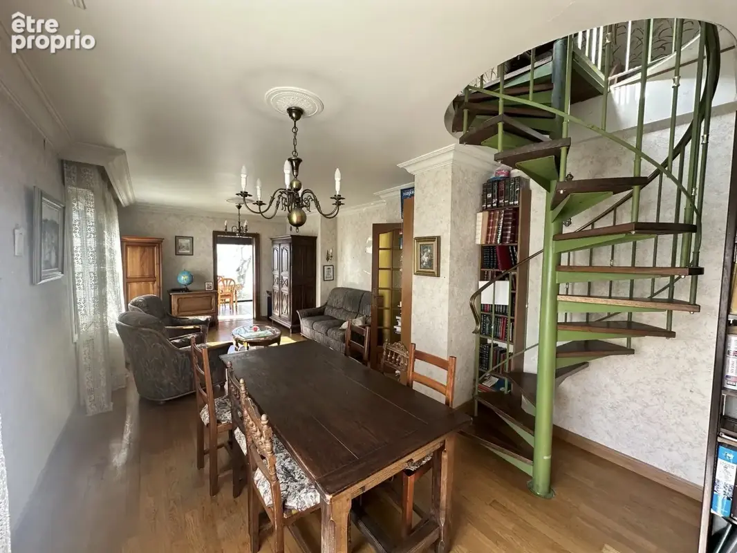 Maison à vendre 4 CHAMBRES, BEAU TERRAIN, AVRILLE (49), proche commerces et transports - photo 4