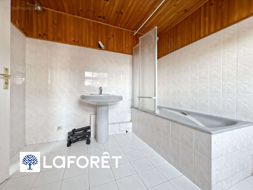 Maison à SAINTE-GENEVIEVE-DES-BOIS