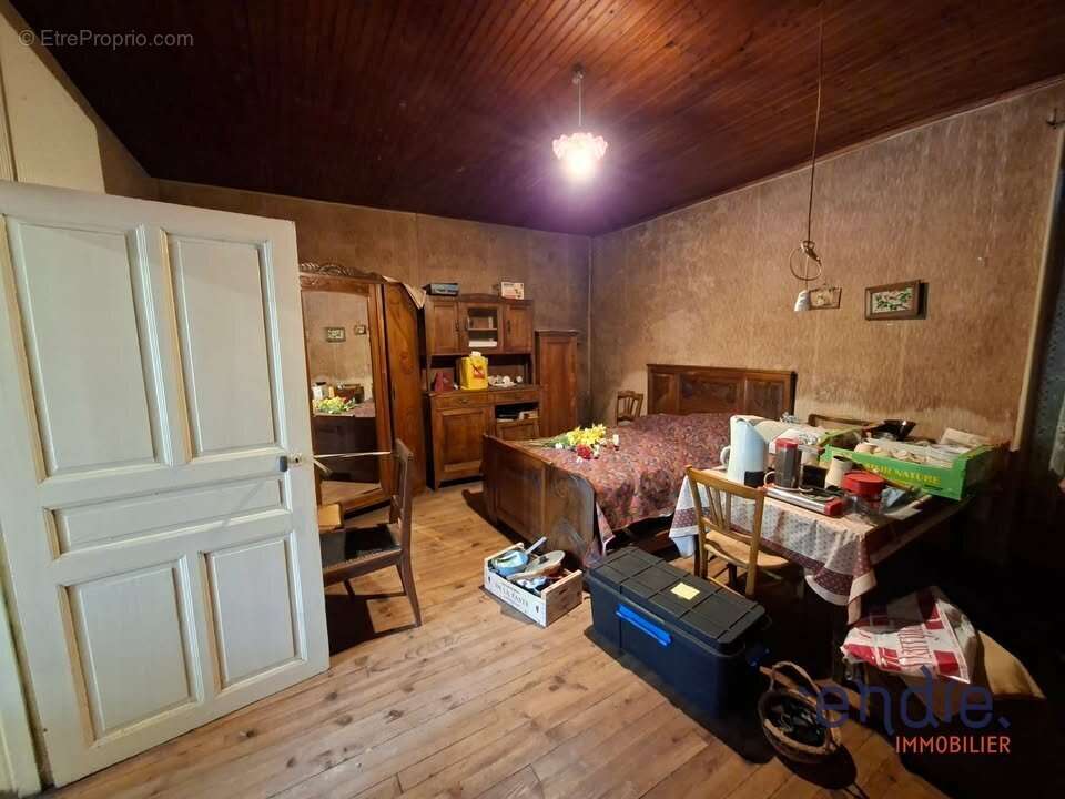 Maison à COLOMBIER