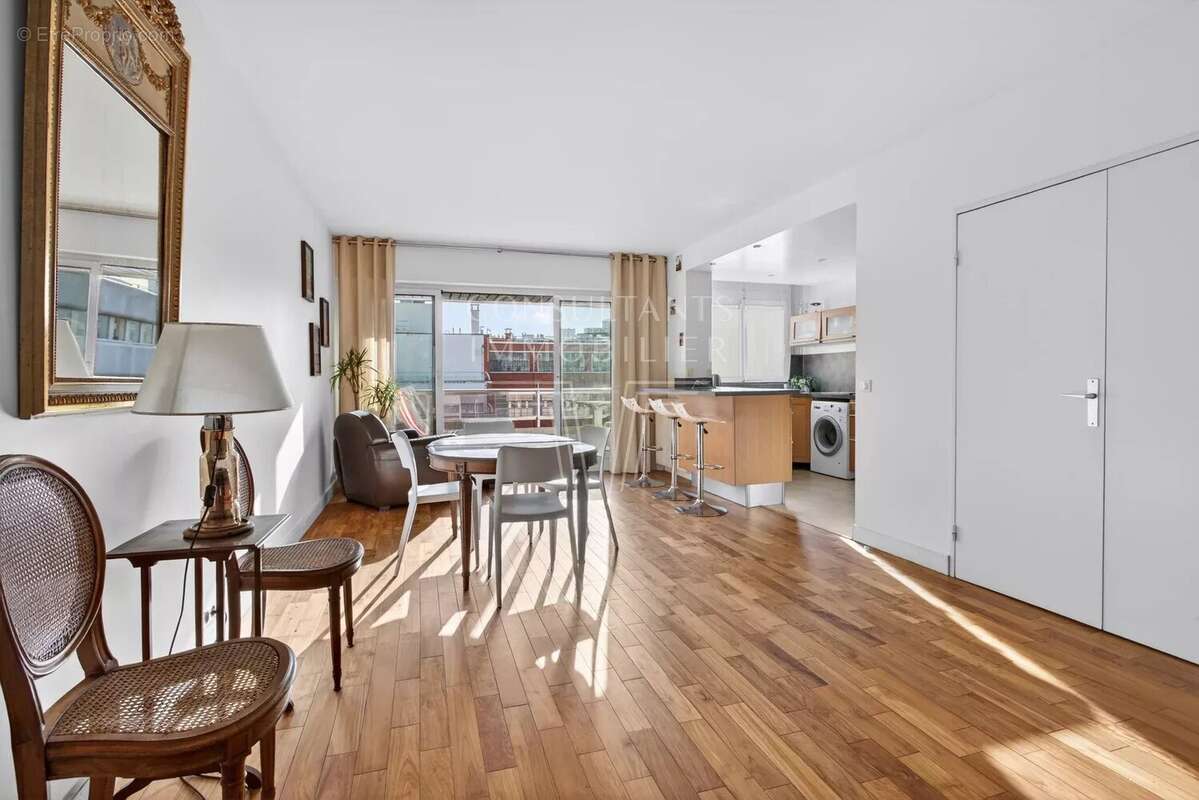 Appartement à PARIS-15E