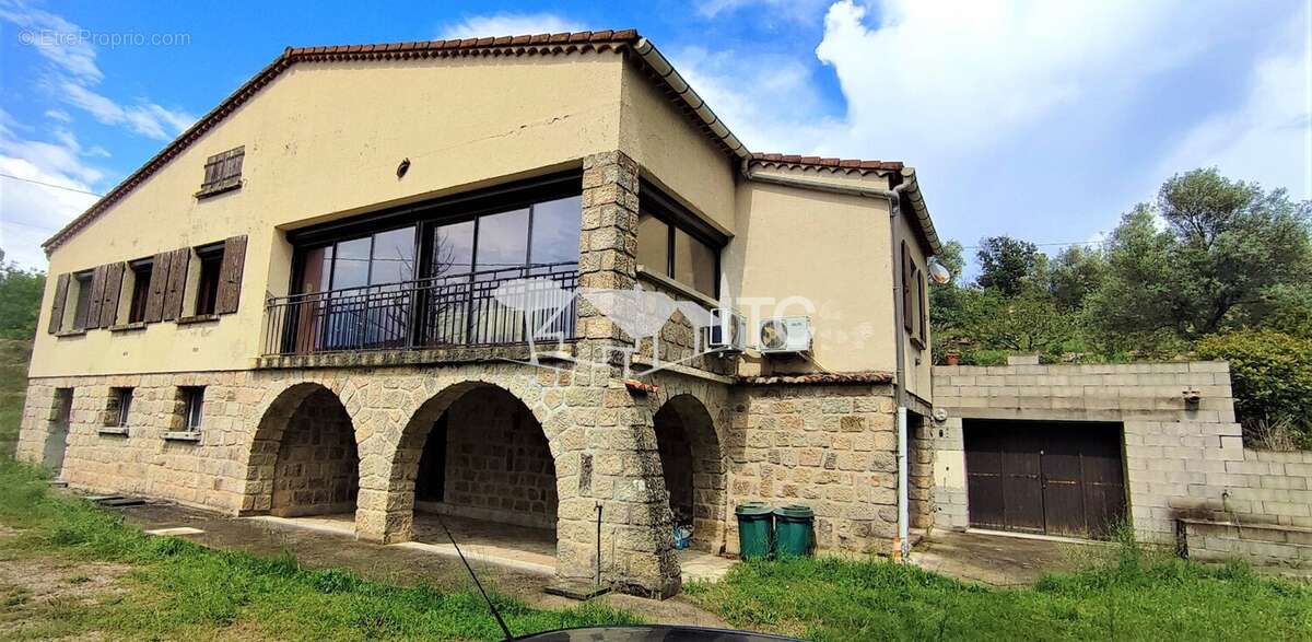 Maison à SAINT-PAUL-LE-JEUNE