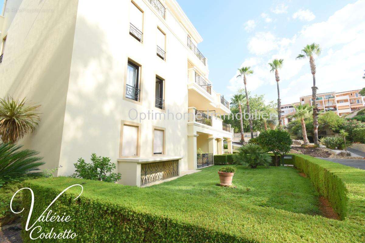 HYÈRES – T3 70 m² avec terrasse, garage – Résidence prisée proche centre-ville 83400 - photo 10