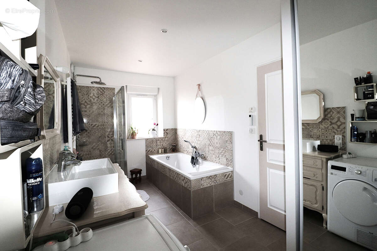 Maison à COURVILLE-SUR-EURE