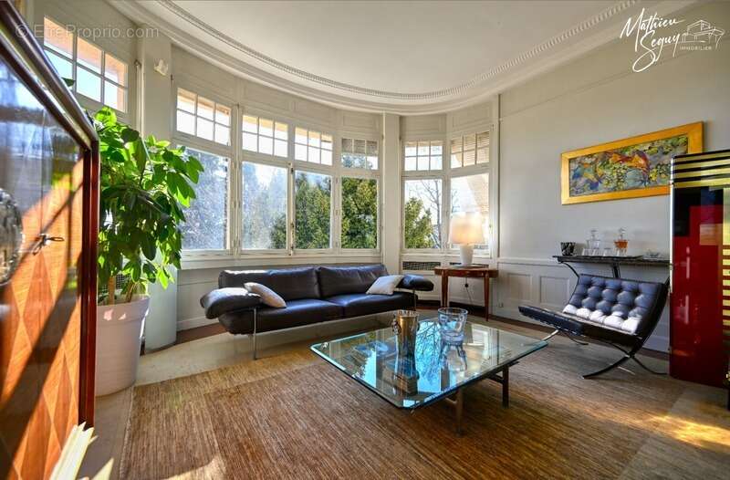 Maison à CHAZELLES-SUR-LYON