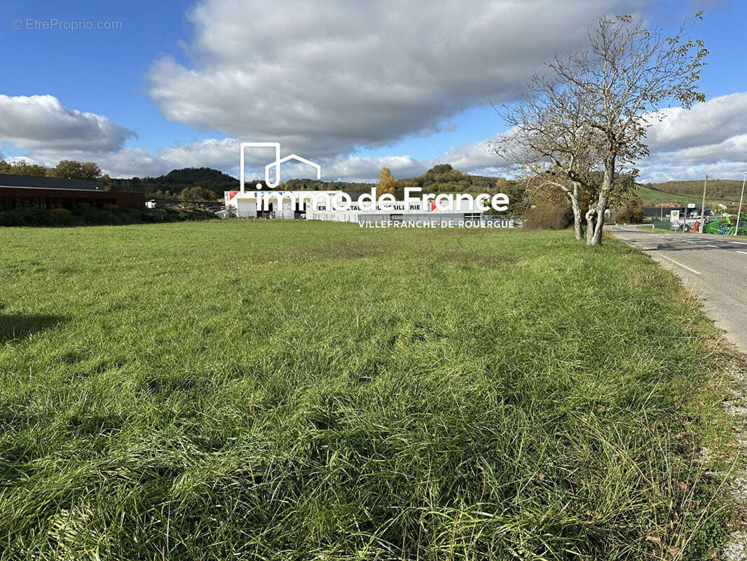 Terrain à VILLEFRANCHE-DE-ROUERGUE