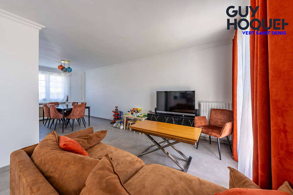 Maison à VERT-SAINT-DENIS