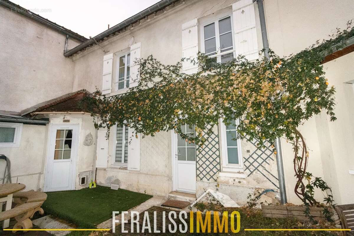 Maison à VAUX-SUR-SEINE