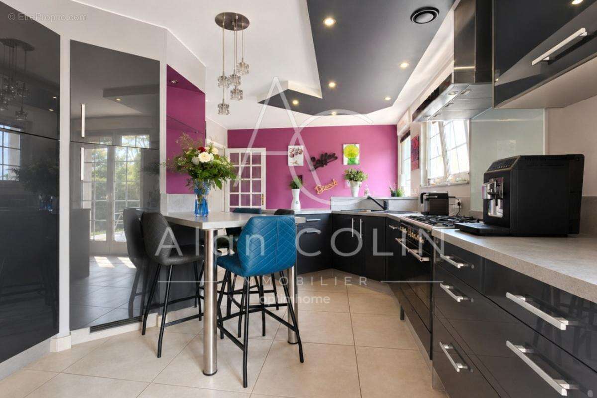 Maison individuelle 4 façades – 182 m² – 4 chambres – Terrain de 8 ares à Yutz - photo 4