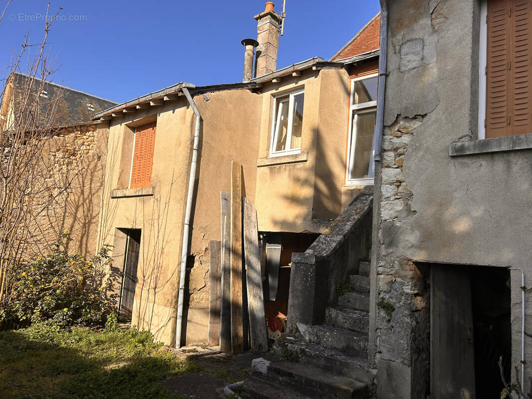Maison à SAINT-MARCEL