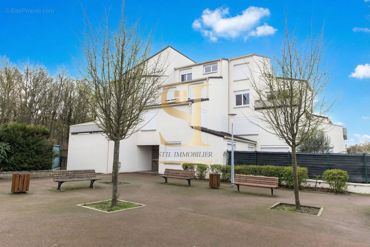 Appartement à COMBS-LA-VILLE