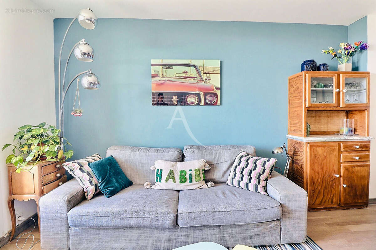 Appartement à MARSEILLE-4E