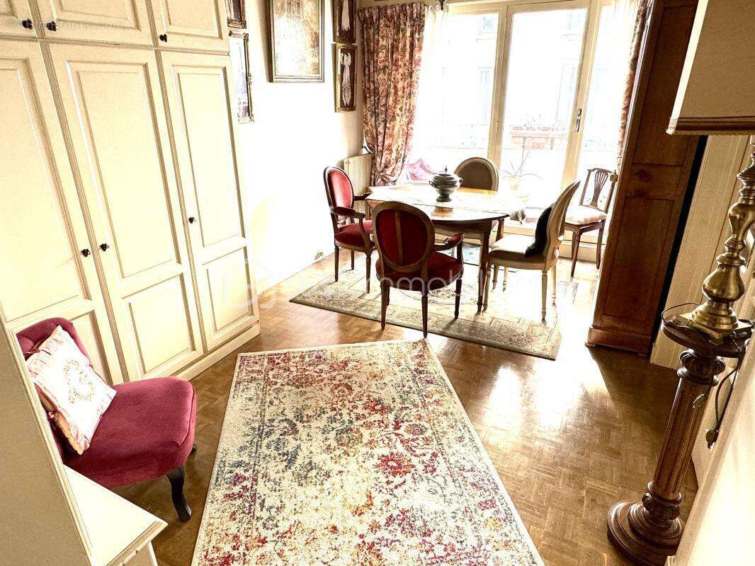 Appartement à PARIS-10E
