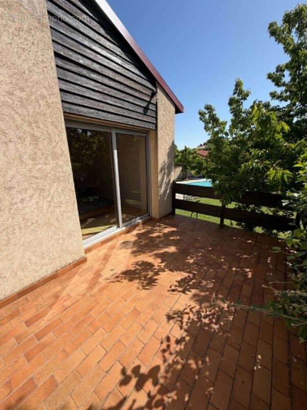 Maison 176 m² à Pont-Du-Chateau  - photo 6