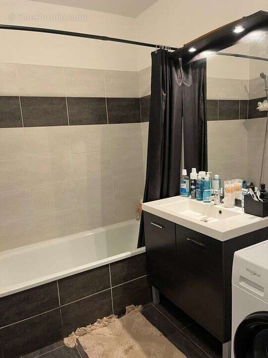 Appartement à DECINES-CHARPIEU