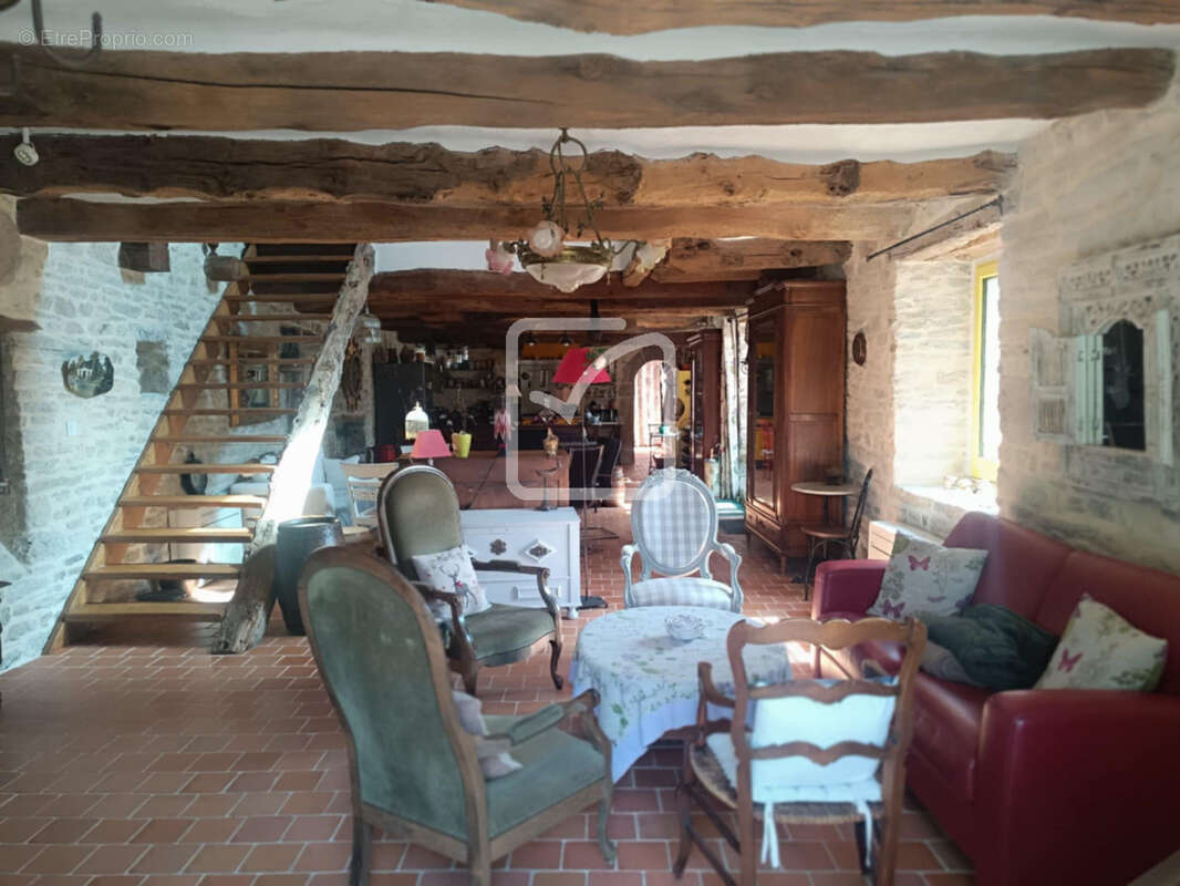 Longère ,Chaumière 161m2  Aux portes de Vannes (Saint-Nolff) - photo 3